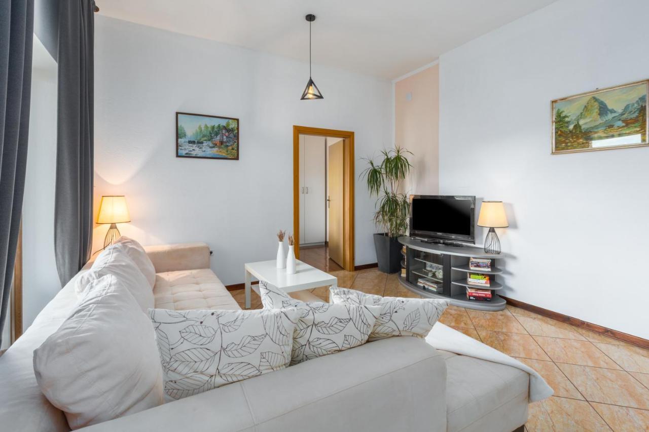 Apartments Zomzi 포레치 외부 사진