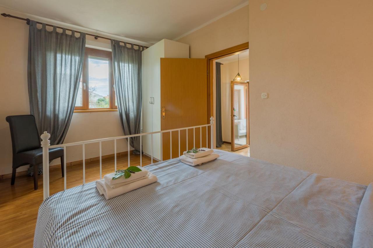 Apartments Zomzi 포레치 외부 사진