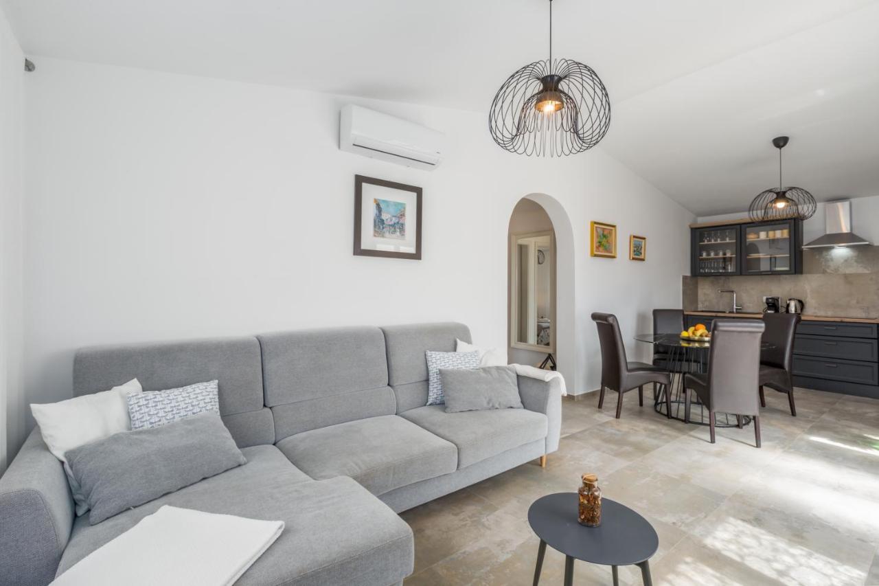 Apartments Zomzi 포레치 외부 사진