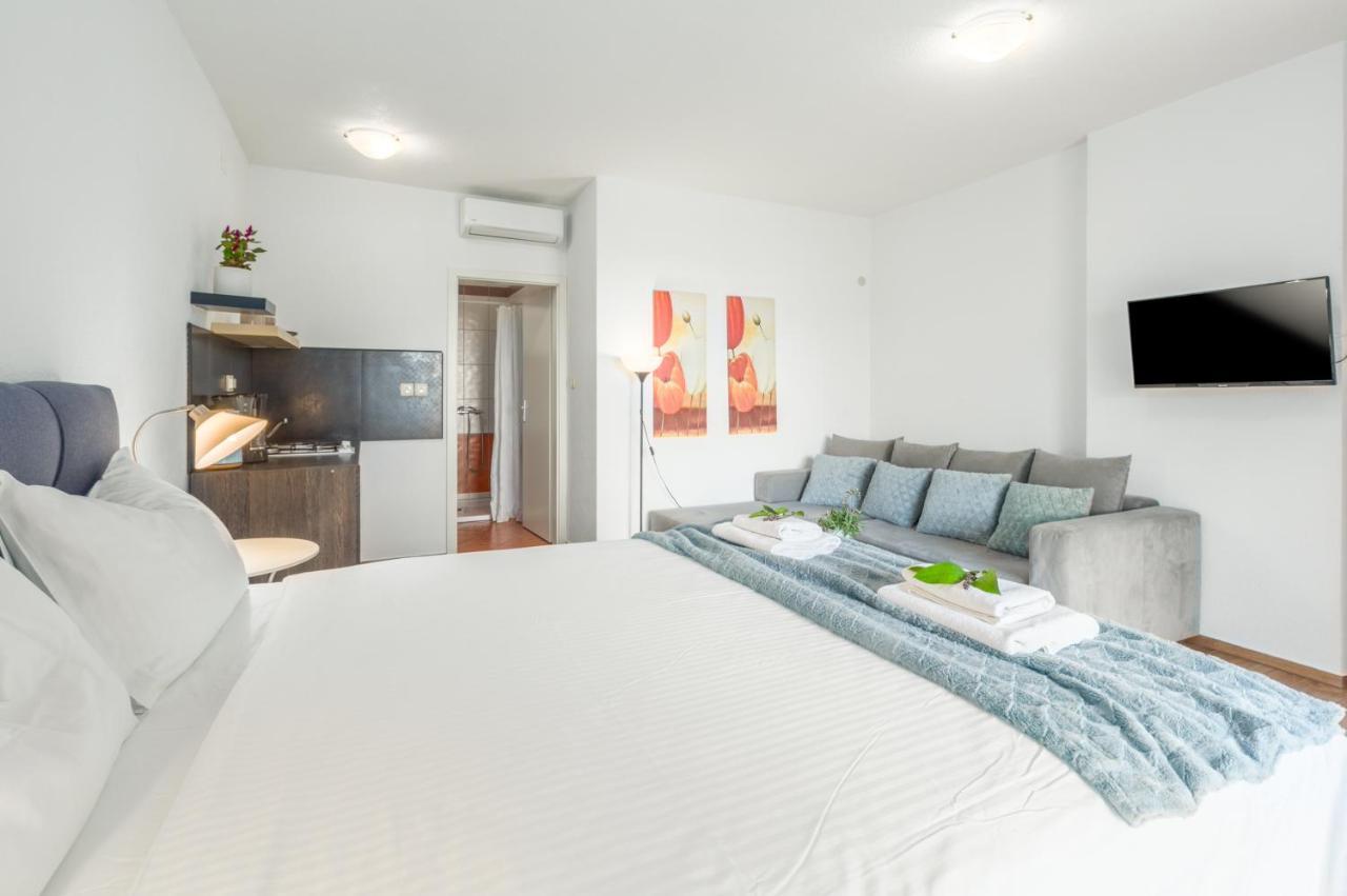 Apartments Zomzi 포레치 외부 사진