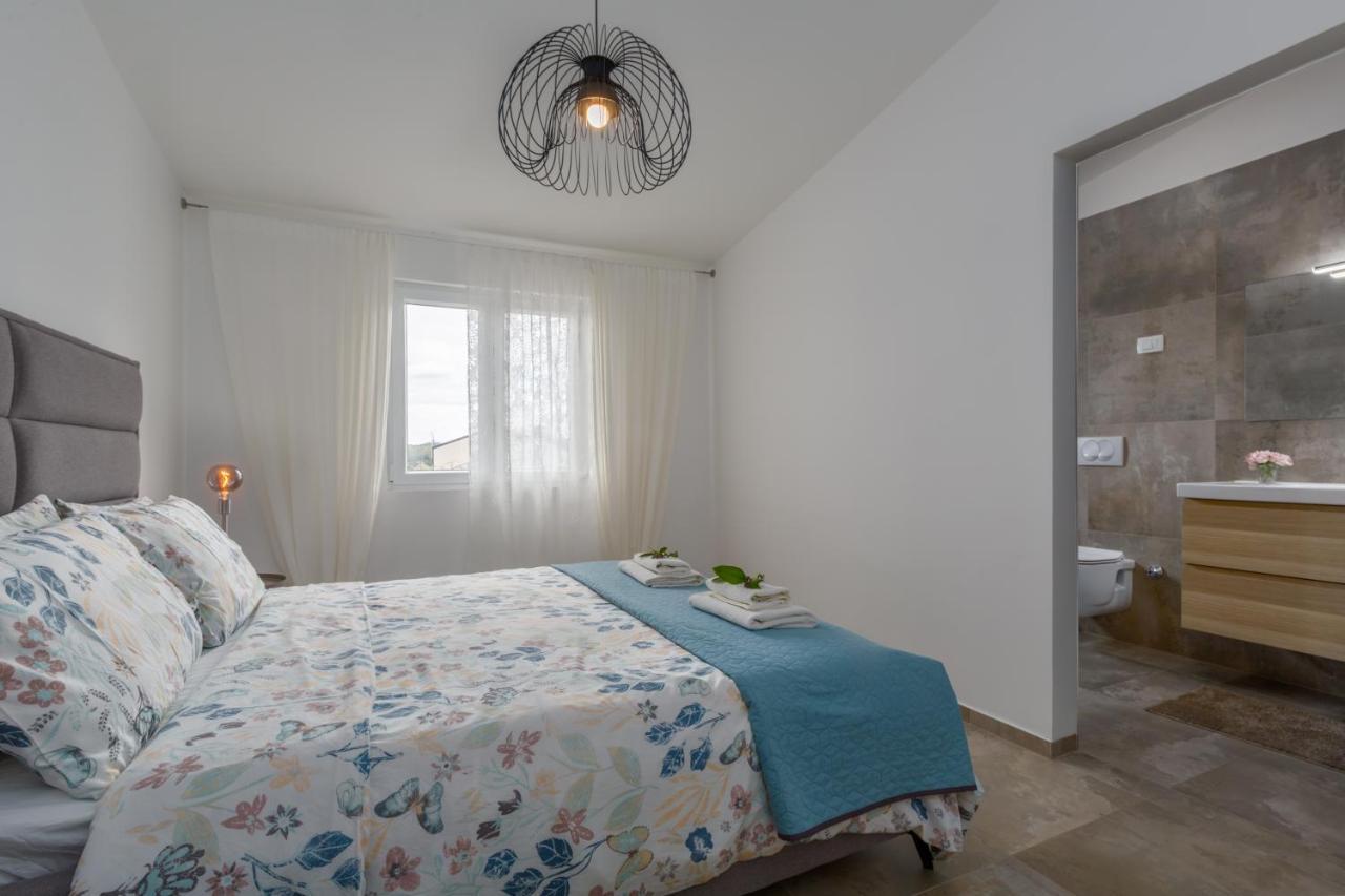 Apartments Zomzi 포레치 외부 사진