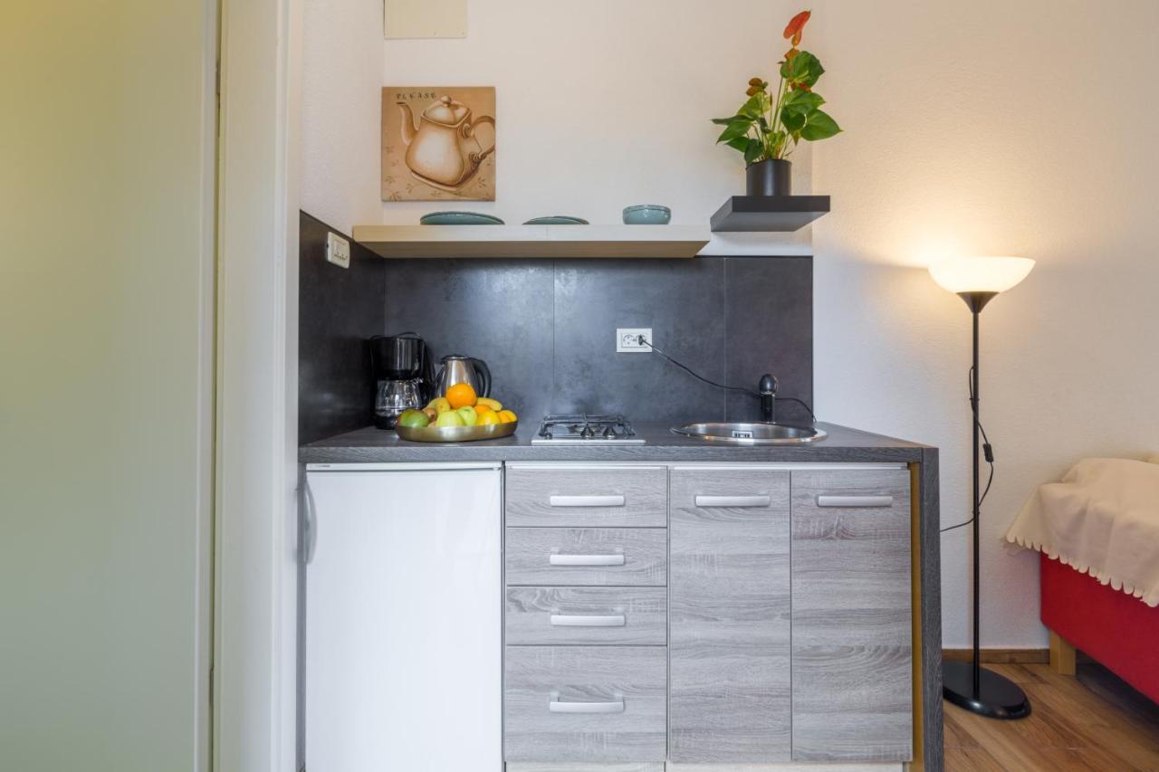 Apartments Zomzi 포레치 외부 사진