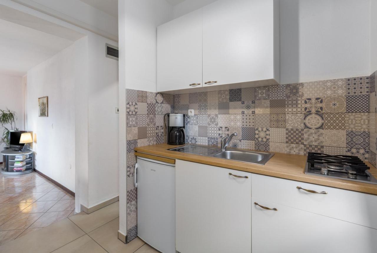 Apartments Zomzi 포레치 외부 사진
