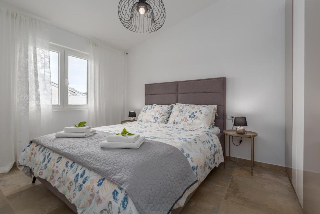 Apartments Zomzi 포레치 외부 사진
