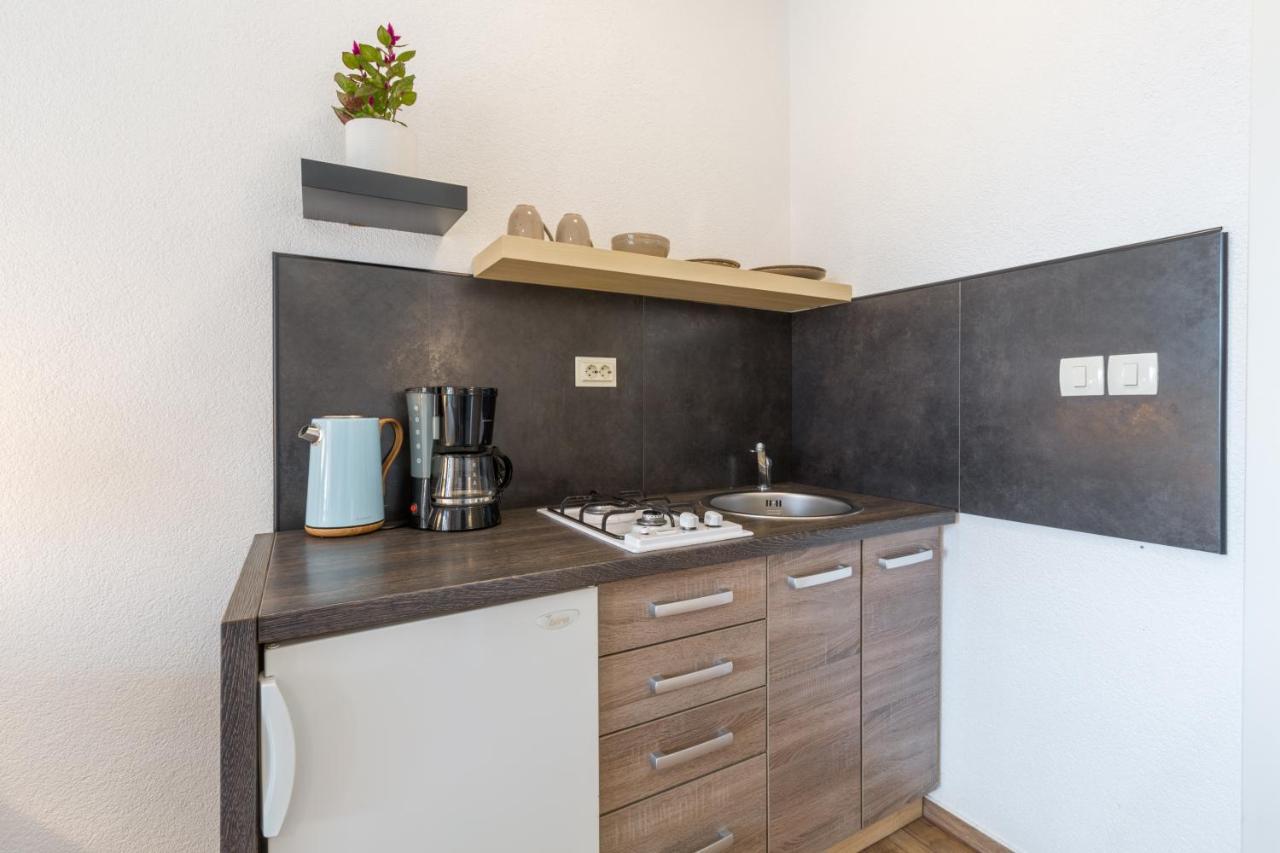 Apartments Zomzi 포레치 외부 사진